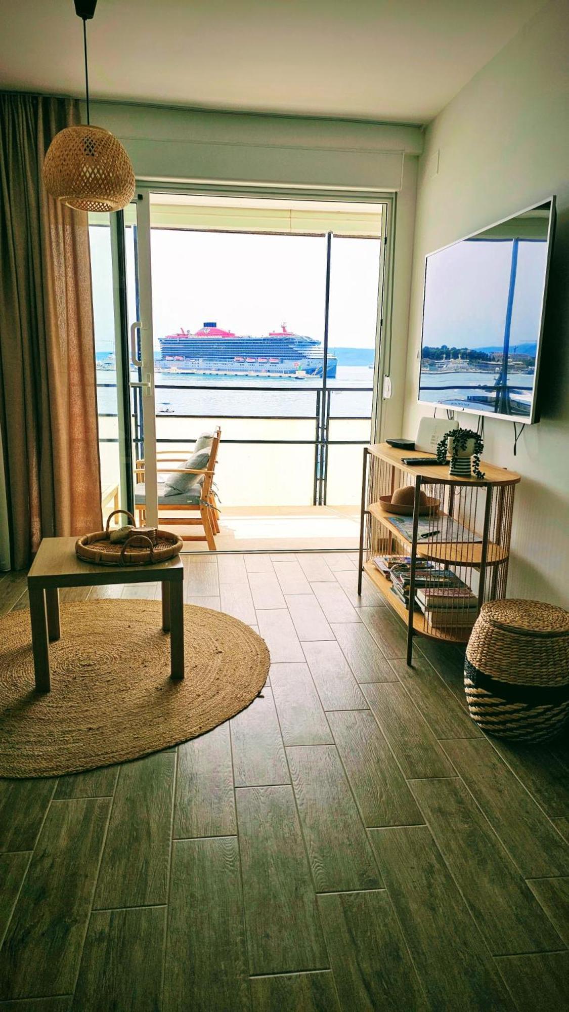 Sun And Sea Deluxe Apartmán